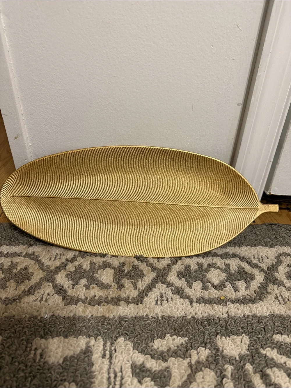 Decorative Leaf Tray - Gold Accent